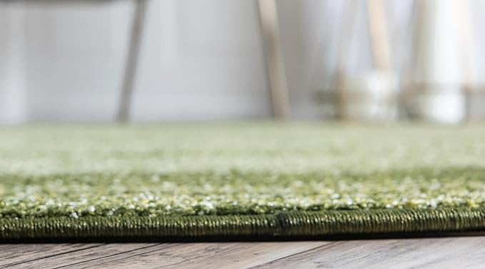 Rugs.com Angelica Collection Rug – 4 Ft Round Light Green Medium Rug Perfect for Kitchens, Dining Rooms