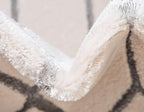 Marilyn Monroe Glam Collection Area Rug - Trellis (7' 10' x 10' Rectangle, White Silver/ Silver)
