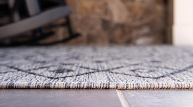 Unique Loom Outdoor Trellis Collection Area Rug - Tribal Trellis (5' 3" Round, Gray/ Black)
