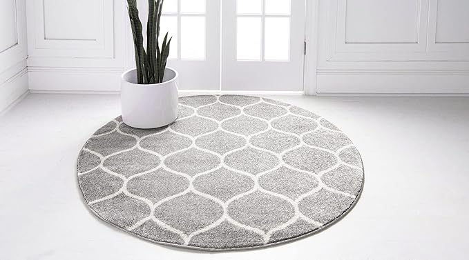 Rugs.com Lattice Frieze Collection Rug – 4' Round Light Gray Medium Rug Perfect for Kitchens, Dining Rooms