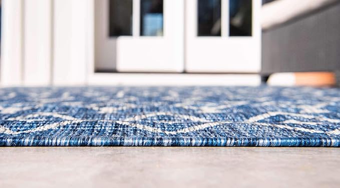 Unique Loom Outdoor Trellis Collection Area Rug - Tribal Trellis (4' 1" Round, Blue/ Ivory)