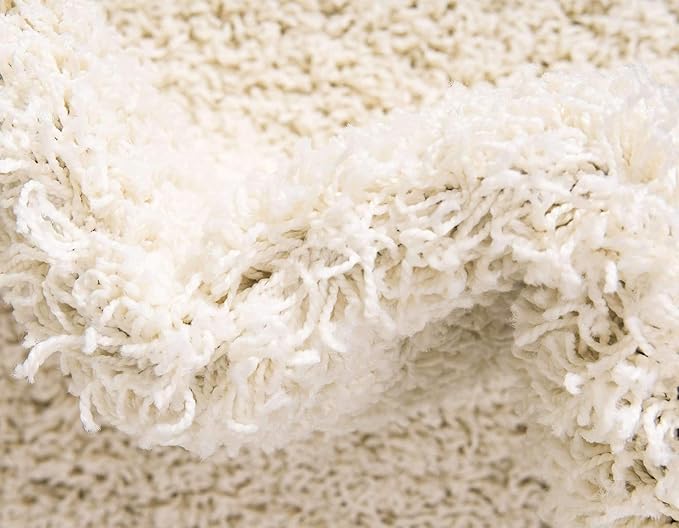 Unique Loom Solid Shag Collection Area Rug (6' 1" Round, Pure Ivory)