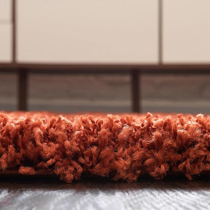 Unique Loom Solid Shag Collection Area Rug (5' 3" Round, Terracotta)
