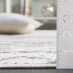 SAFAVIEH Area Rug 8x10 - Adirondack Collection - Large - Ivory & Dark Green, Geometric Trellis Pattern, Non-Shedding & Easy Cleaning, Ideal for Living Room, Bedroom, Office, Dining Space (ADR131W)