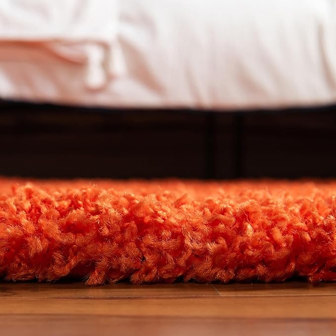 Unique Loom Solid Shag Collection Area Rug (7' 1" Round, Tiger Orange)