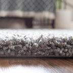 Unique Loom Solid Shag Collection Area Rug (4' 1" Round, Cloud Gray)