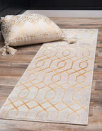 Unique Loom Marilyn Monroe Glam Collection Area Rug - Trellis (2' x 6' 1' Runner, White Gold/ Gold)