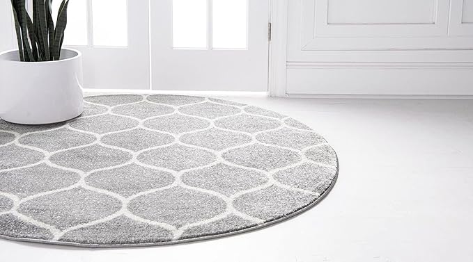 Rugs.com Lattice Frieze Collection Rug – 3' Round Light Gray Medium Rug Perfect for Kitchens, Dining Rooms