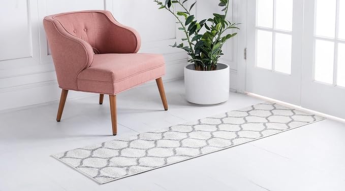 Rugs.com Lattice Frieze Collection Rug – 2' x 8' 8 Runner Ivory Medium Rug Perfect for Living Rooms, Large Dining Rooms, Open Floorplans