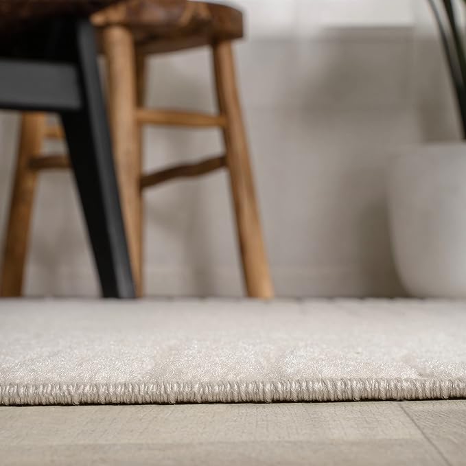 JONATHAN Y Hallie High-Low Curve Ivory/Cream 5' Round Indoor/Outdoor Area Rug, Minimalist, Pet Friendly, Non-Shedding, Stain Resistant, Hose-Washable for Backyard, Patio, Porch (SCN100B-5R)