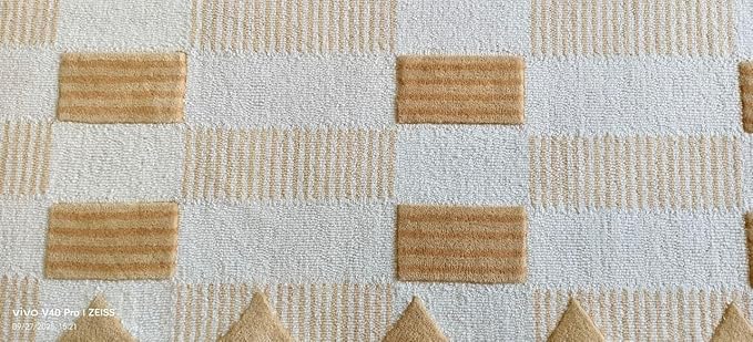 Woven Area 8x10 ft – Soft Textured Checkered Pattern with Scalloped Border – Large Decorative Rug for Living Room, Bedroom & Home Interior
