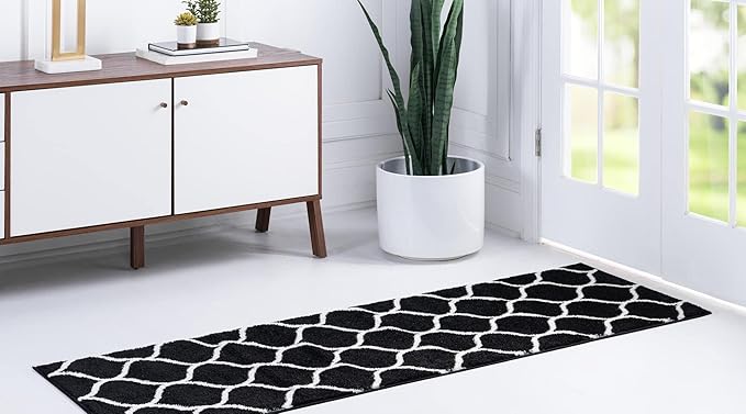Rugs.com Lattice Frieze Collection Rug – 2' x 8' 8 Runner Black Medium Rug Perfect for Living Rooms, Large Dining Rooms, Open Floorplans