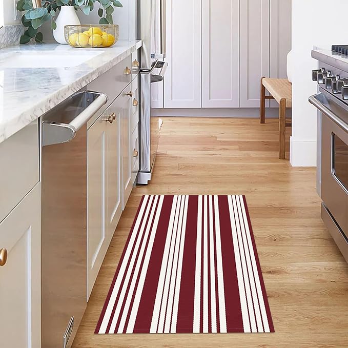 KOZYFLY Striped Outdoor Rug Red and White 27.5x43 Inches Front Door Rug Christmas Woven Area Rug Washable Indoor Doormats Entrance Mat for Holiday Kitchen Entryway Patio Front Porch