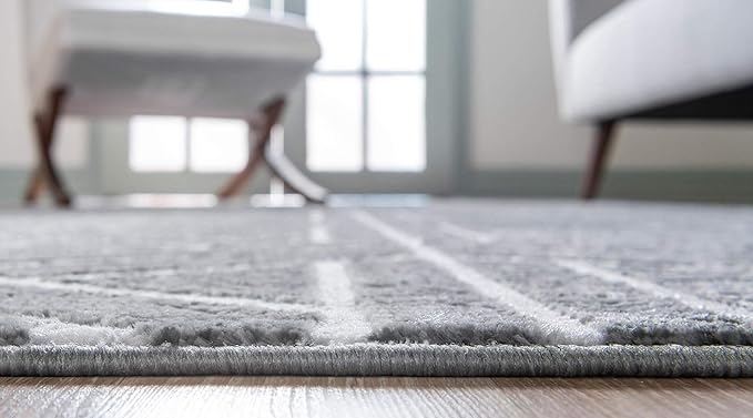Rugs.com Lattice Trellis Collection Rug – 3 Ft Round Gray Low-Pile Rug Perfect for Kitchens, Dining Rooms