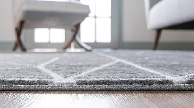 Rugs.com Lattice Trellis Collection Rug – 5 Ft Round Gray Low-Pile Rug Perfect for Kitchens, Dining Rooms