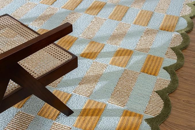 Hand-Tufted Wool Rug with Scalloped Edges, Light Blue Plaid Pattern, Cozy Soft Area Rug for Living Room, Bedroom, and Nursery, Handmade Modern Accent Rug, 5x5 Ft (Round)