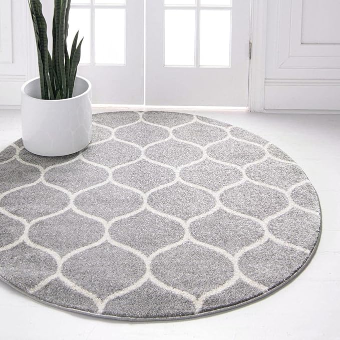 Rugs.com Lattice Frieze Collection Rug – 5' Round Light Gray Medium Rug Perfect for Kitchens, Dining Rooms