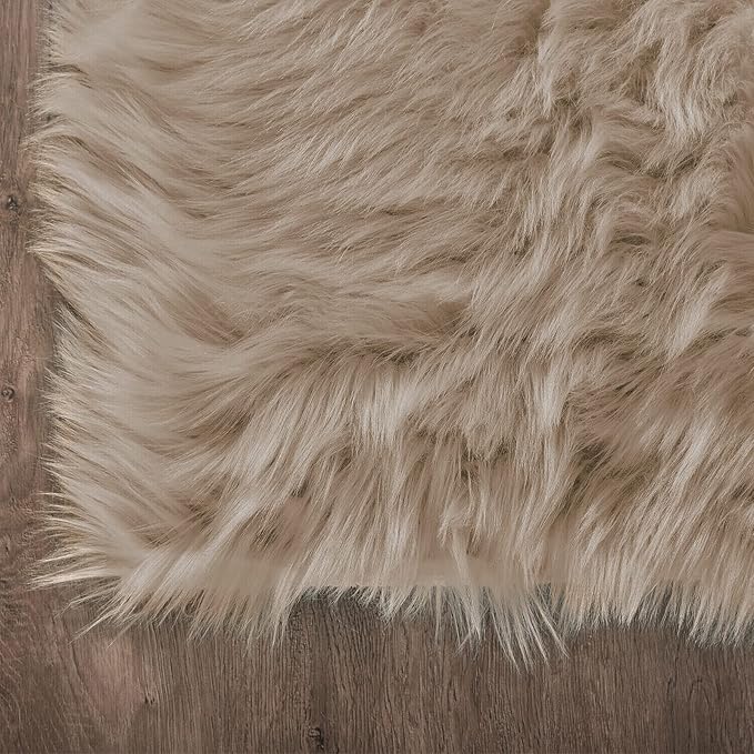 Latepis Small Area 2x4 Rug Brown Beige Faux Fur Rug Fluffy Sheepskin Shaggy Rugs for Bedroom Washable Shag Rugs for Living Room Dorm Cushion Home Décor