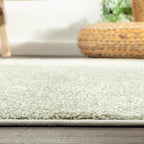 JONATHAN Y Haze Solid Low-Pile Green Indoor Area Rug 4x6, Coastal,Bohemian,Minimalist,Classic, Easy-Cleaning for Living Room,Bedroom,Kitchen,Pet Friendly,Non-Shedding (SEU100O-4)