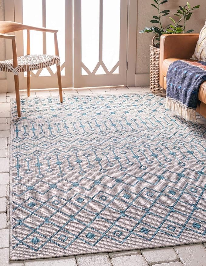 Unique Loom Outdoor Trellis Collection Area Rug - Tribal Trellis (6' 1" x 9' Rectangle, Light Blue/ Ivory)