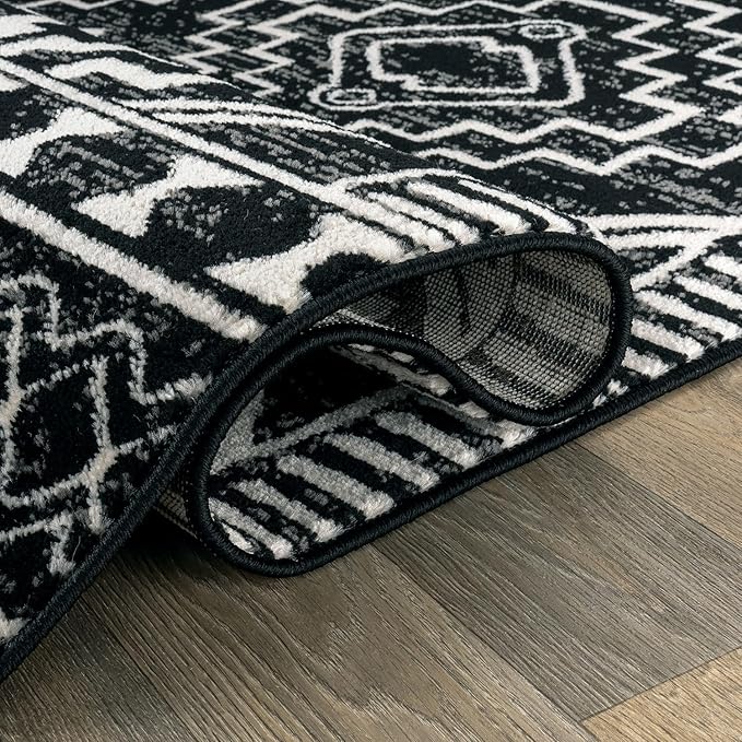 Rugshop Southwestern Black and White Tribal Area Rug – Geometric Diamond Pattern Carpet for Living Room, Bedroom, or Entryway – Boho Rustic Soft Floor Decor 4' x 6' Black