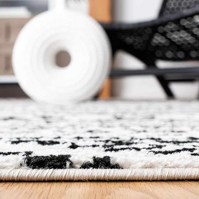 SAFAVIEH Tulum Collection Area Rug - 8' Square, Ivory & Black, Moroccan Boho Tribal Design, Non-Shedding & Easy to Clean, Ideal for Living Room, Bedroom, Dining Space (TUL272B)