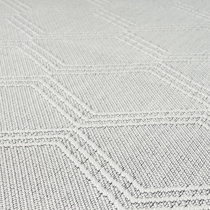 LUXE WEAVERS Modern Farmhouse White 6x9 Washable Area Rug, Anti-Slip Diamond Pattern Carpet