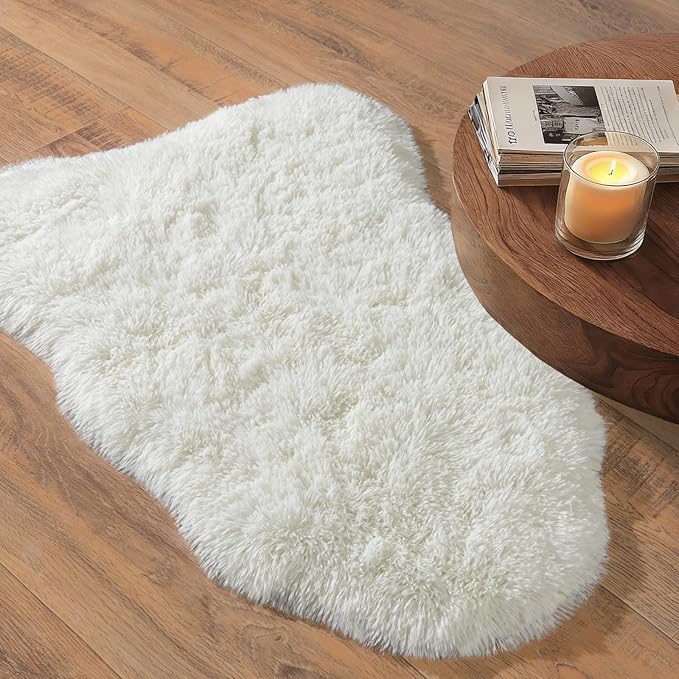 Small Rugs for Bedroom, Cream White Fluffy Shag Rug, 2x3 Ft Small Throw Rug, Soft Fuzzy Shaggy Bedside Rug for Indoor Home Decor Aesthetic