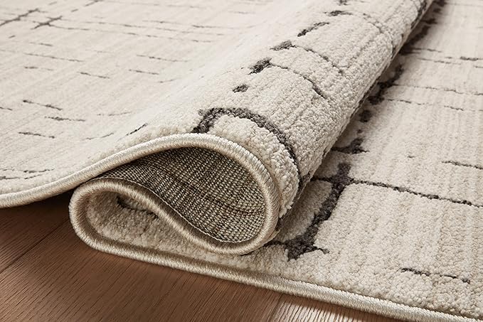 Loloi Darby Collection DAR-06 Sand/Dk. Grey 4'-0" x 6'-0" Accent Rug