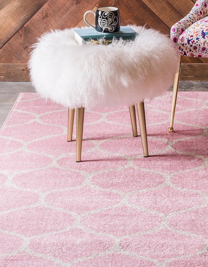 Rugs.com Lattice Frieze Collection Rug – 5' x 8' Light Pink Medium Rug Perfect for Living Rooms, Large Dining Rooms, Open Floorplans