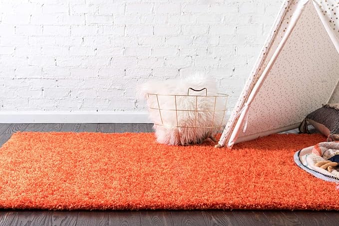 Unique Loom Solid Shag Collection Area Rug (4' 1" x 6' 1" Rectangle, Tiger Orange)