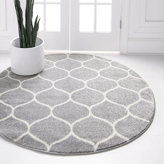 Rugs.com Lattice Frieze Collection Rug – 4' Round Light Gray Medium Rug Perfect for Kitchens, Dining Rooms