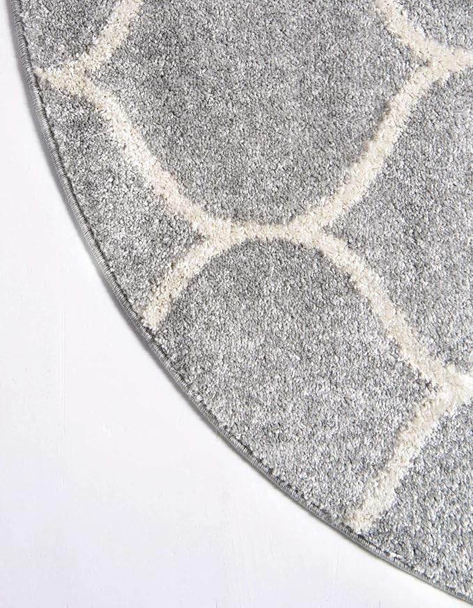 Rugs.com Lattice Frieze Collection Rug – 5' Round Light Gray Medium Rug Perfect for Kitchens, Dining Rooms