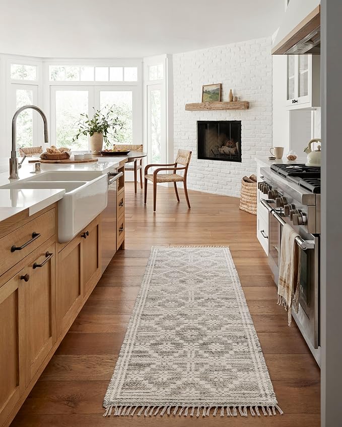 Loloi Angela Rose Rivers Collection RIV-02 Lagoon/Ivory 3'-6" x 5'-6" Reversible Accent Rug