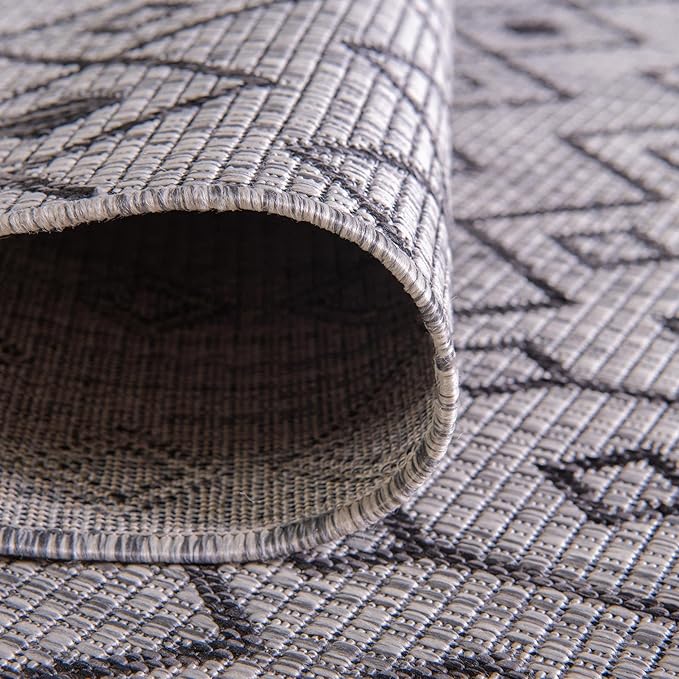 Unique Loom Outdoor Trellis Collection Area Rug - Tribal Trellis (10' x 14' 1" Rectangle, Gray/ Black)