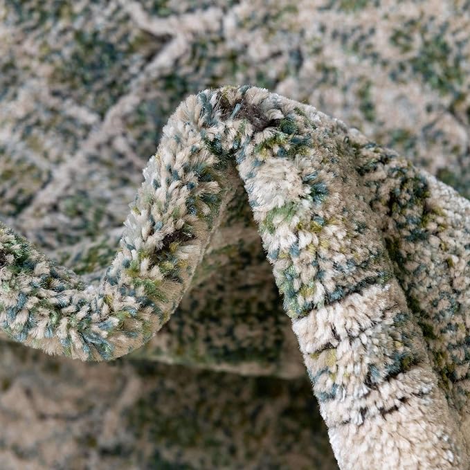 Unique Loom Isabella Collection Area Rug - Adjani (5' 1" Square, Green/ Ivory)
