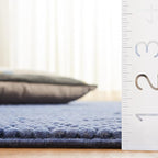 SAFAVIEH Area Rug 5x8 - Natura Collection - Navy & Blue, Handmade Wool Blend, Textured Design, Ideal for Living Room, Bedroom, Dining Space (NAT620M)