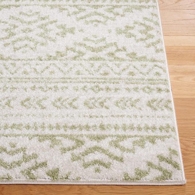 SAFAVIEH Tulum Collection Area Rug - 5'3" x 7'6", Ivory & Sage, Moroccan Boho Tribal Design, Non-Shedding & Easy to Clean, Ideal for Living Room, Bedroom, Dining Space (TUL272H)