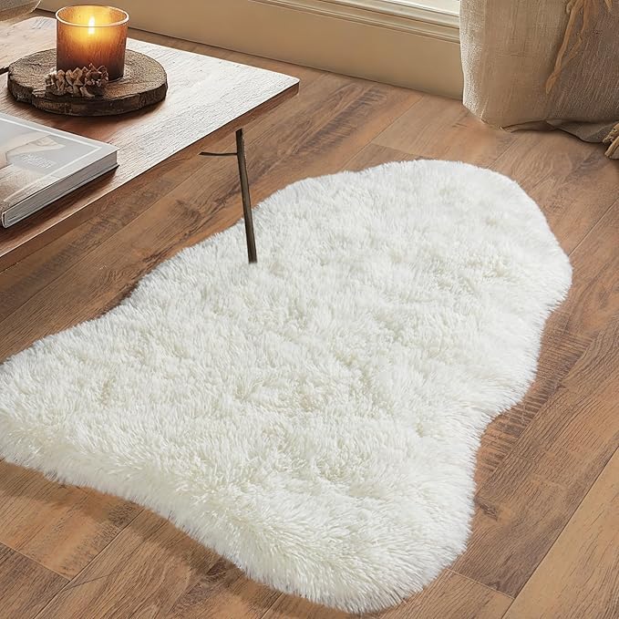 Small Rugs for Bedroom, Cream White Fluffy Shag Rug, 2x3 Ft Small Throw Rug, Soft Fuzzy Shaggy Bedside Rug for Indoor Home Decor Aesthetic