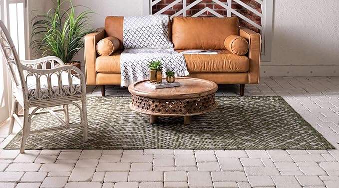 Unique Loom Outdoor Trellis Collection Area Rug - Tribal Trellis (5' 1" x 8' Rectangle, Green/ Natural)