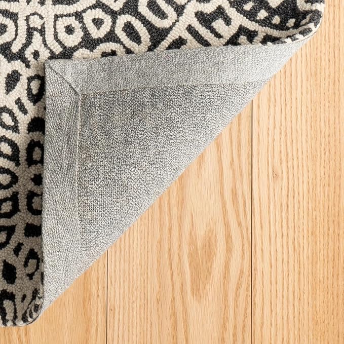 Dash & Albert Temple Charcoal Hand Micro Hooked Wool Rug, 5 X 8 Feet, Grey Geometric Pattern