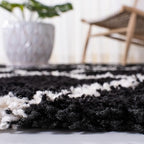 SAFAVIEH Area Rug 8x10 - Dallas Shag Collection - Large - Black & Ivory, Trellis Pattern, Non-Shedding & Easy Cleaning, Plush Thick Pile, Ideal for Living Room, Bedroom, Dining Space (SGD257Z)