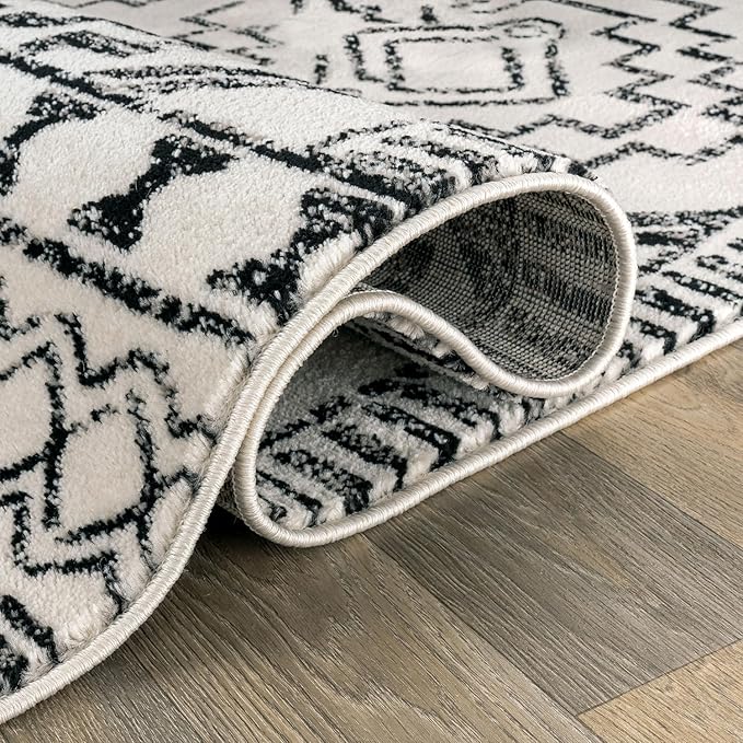 Rugshop Cream and Black Southwestern Tribal Area Rug – Boho Geometric Diamond Pattern Carpet for Living Room, Bedroom, or Entryway – Soft Modern Rustic Floor Décor 4' x 6' Cream