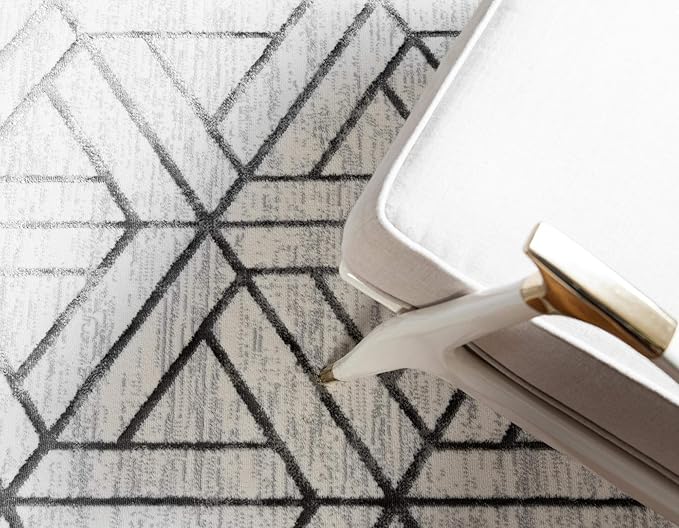 Rugs.com Lattice Trellis Collection Rug – 3 Ft Round White Low-Pile Rug Perfect for Kitchens, Dining Rooms