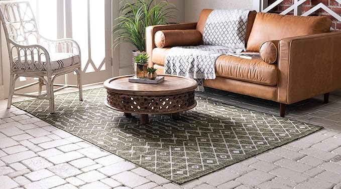 Unique Loom Outdoor Trellis Collection Area Rug - Tribal Trellis (5' 1" x 8' Rectangle, Green/ Natural)