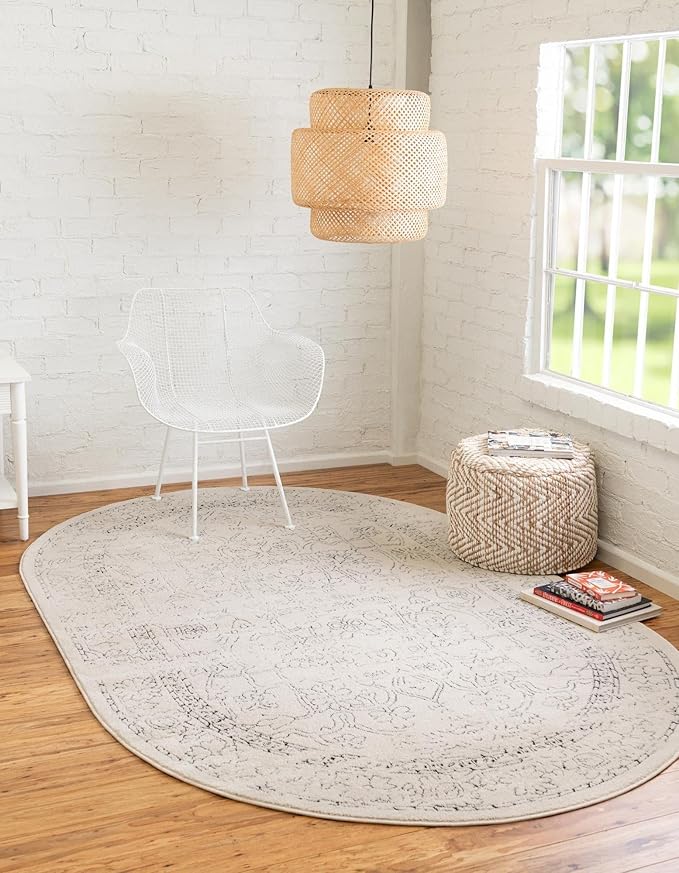 Unique Loom Isabella Collection Area Rug - Adjani (4' 1" x 6' 1" Oval, White/ Blue)
