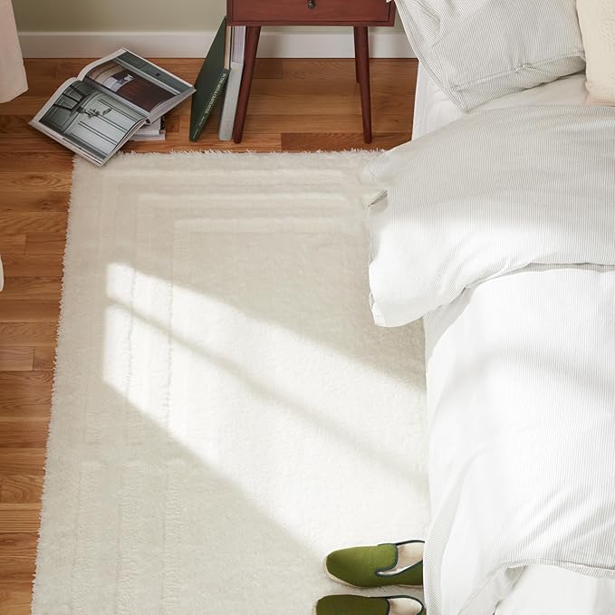 Town & Country Everyday Cloud Shag Plush Border Area Rug with High-Low Pile, Ivory, 5'2"x7'2"
