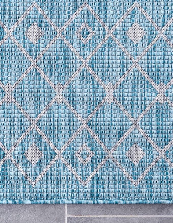 Unique Loom Outdoor Trellis Collection Area Rug - Tribal Trellis (5' 3" Square, Aqua/ Ivory)