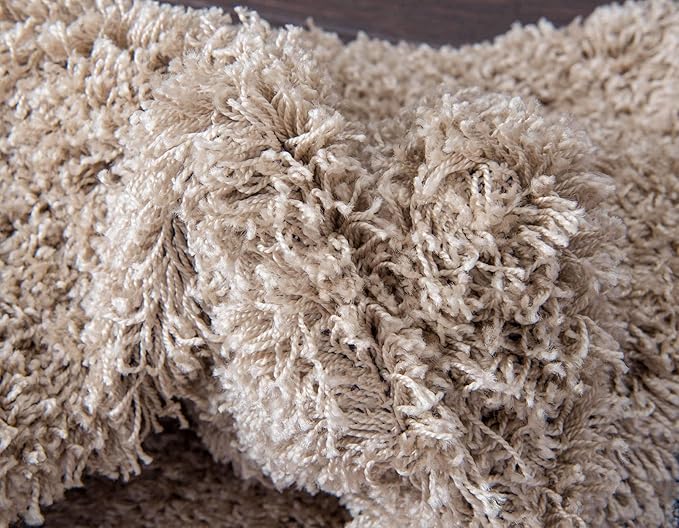 Unique Loom Solid Shag Collection Area Rug (6' 1" Round, Taupe)