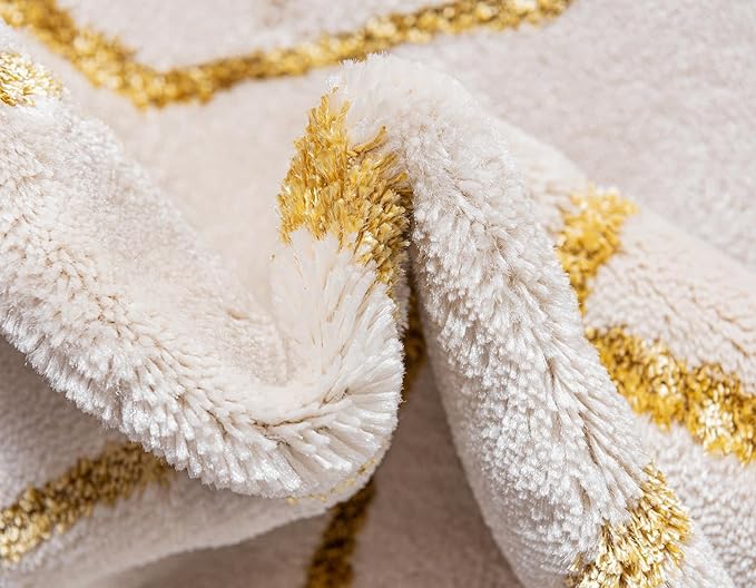 Unique Loom Marilyn Monroe Glam Collection Area Rug - Trellis (7' 1" x 10' Rectangle, White Gold/ Gold)